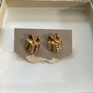 Gold & Diamond Present Earrings
